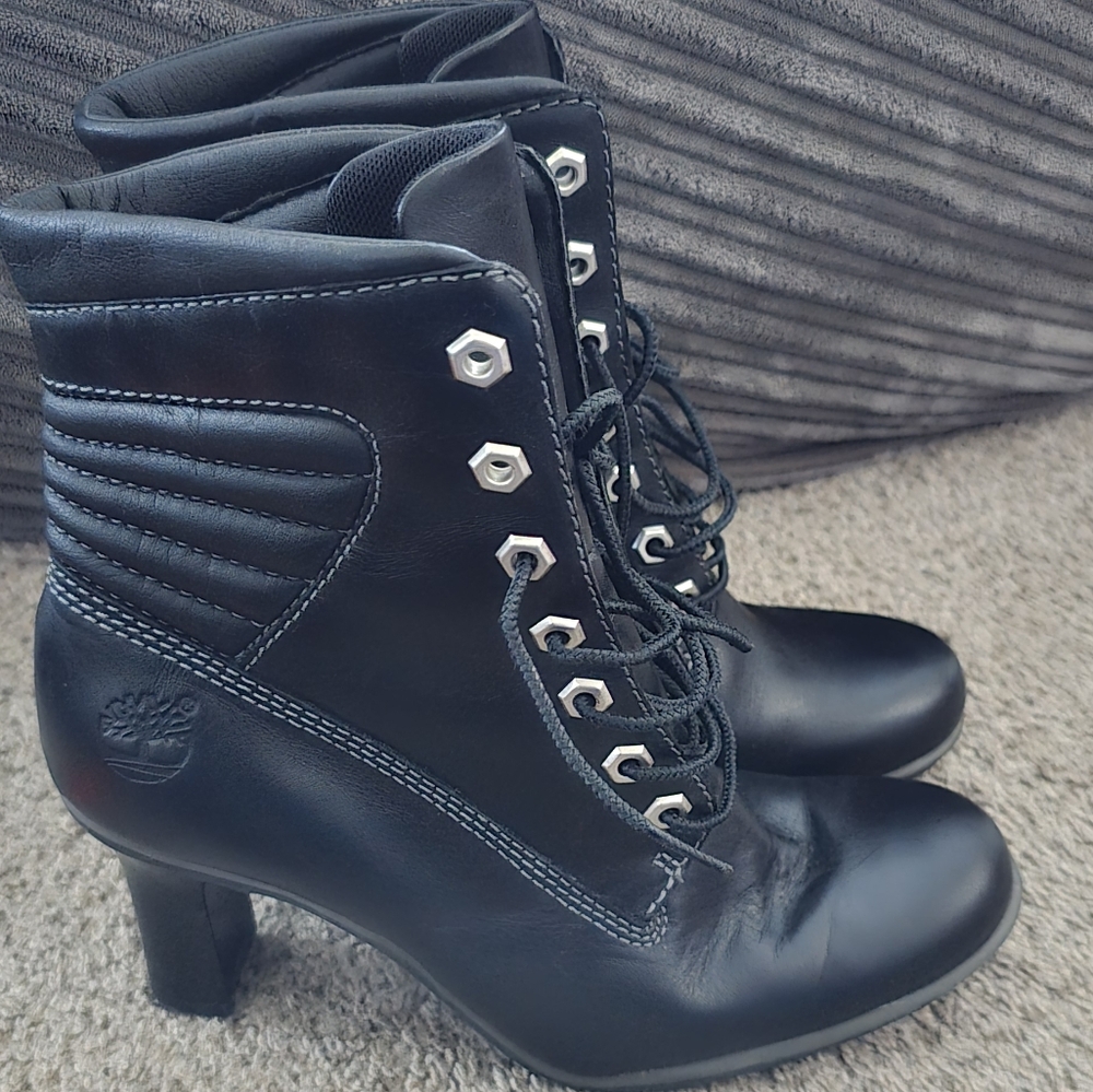 Timberland Booties Size 6.5 - Picture 2 of 8